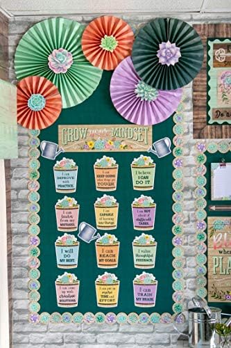 Teacher Created Resources Hunter Green Painted Wood Better Than Paper Bulletin Board Roll (TCR77893)