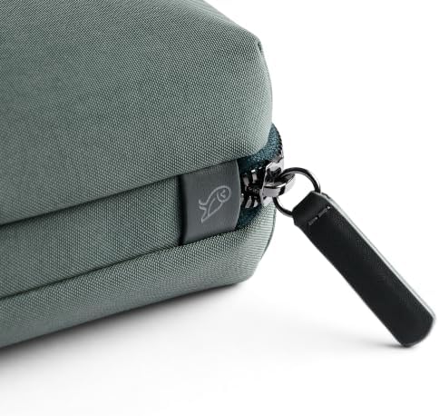 Bellroy Tech Kit (Tech Accessories Organizer Pouch, Zipper Closure Design, Stores Power Bank, Phone Charger, Cables & More, Internal)