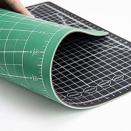 Ecraft Self Healing Sewing Mat 9x12 Inch, Double Sided 5-Ply Fabric Rotary Cutting Mat for Quilting, Sewing & Craft Projects - Gridded Board, Green/Black