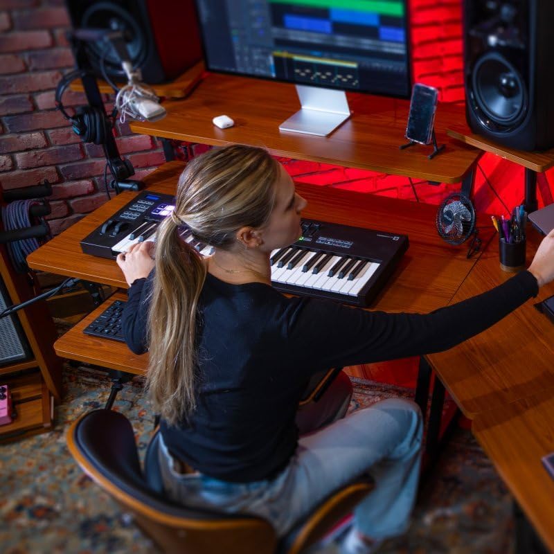 On-Stage On-Stage WS7500 Series Wood Studio Workstation - Rosewood