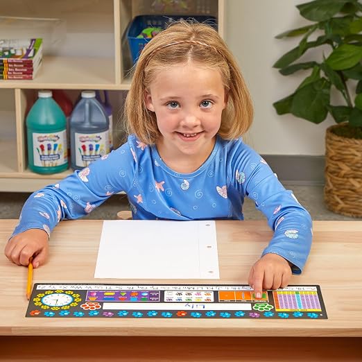 Really Good Stuff Paw Prints Vinyl Desktop Reference Nameplates, 24-Pack