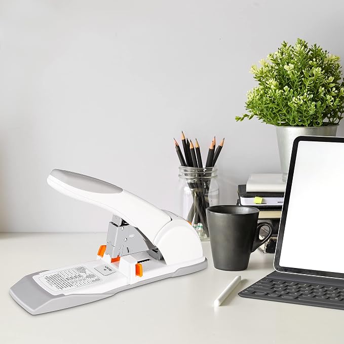 Amazon Basics Heavy-Duty Desktop Stapler, 130 Sheets High Capacity, Sturdy with Jammed Staple Remover Mechanism, 5/8" Staples, White