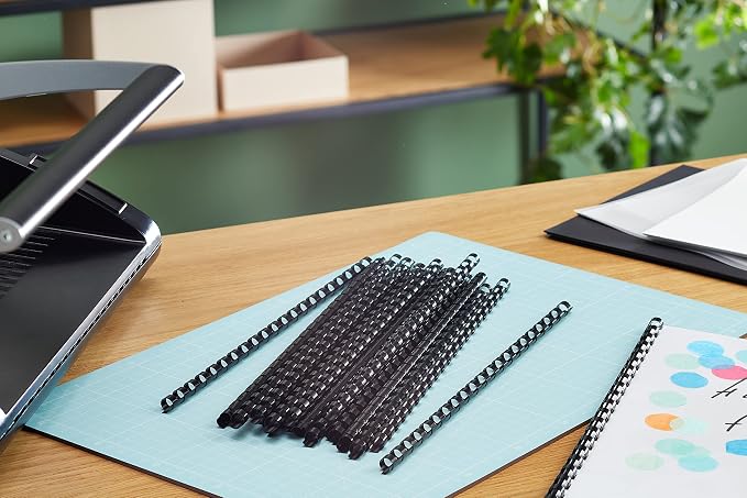 Fellowes Plastic Binding Combs, 8mm A4, 21-40 Sheet Capacity, 21 Rings, Black, Pack of 100 - Compatible with Comb Binding Machines
