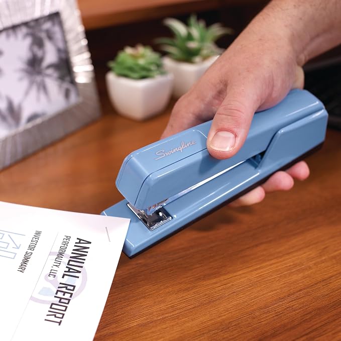 Swingline 747 Classic Stapler, 30 Sheet Capacity, Jam Free, Metal, Electric Blue (74708)