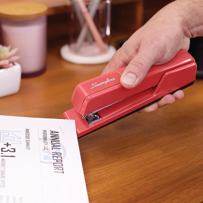 Swingline Stapler, 30 Sheet Capacity, 747 Classic Desktop Stapler, Jam Free, Metal, Rose Clay (74718)
