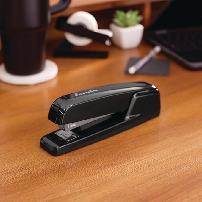 Swingline Stapler, 30 Sheet Capacity, 747 Business Stapler, Jam Free, Metal, Black (74732)