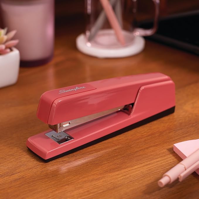 Swingline Stapler, 30 Sheet Capacity, 747 Classic Desktop Stapler, Jam Free, Metal, Rose Clay (74718)